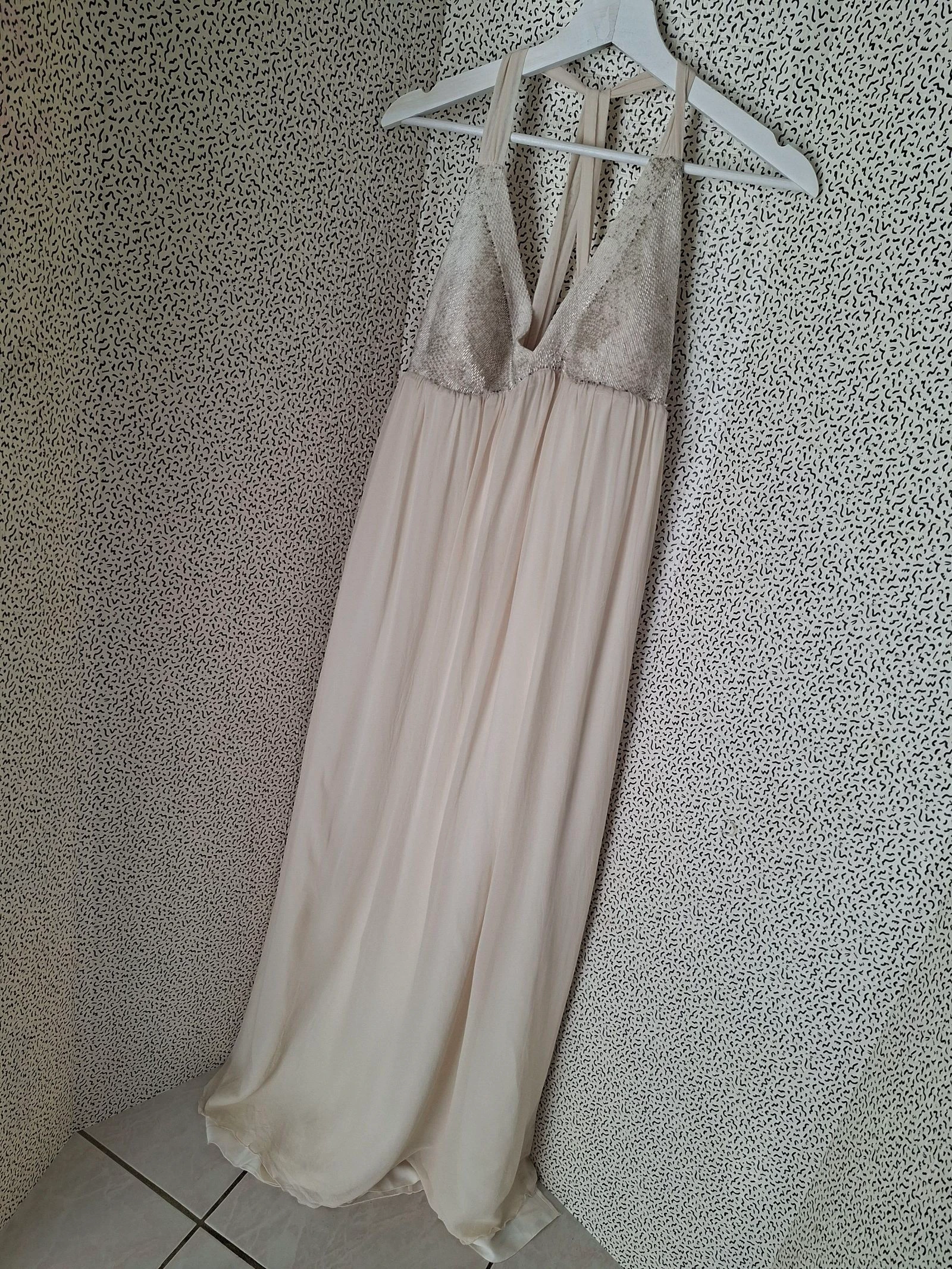 Lange jurk 1.2.3 Paris maat 42 beige nude voor ceremonie bruiloft avond met parels en glitter – photo 6